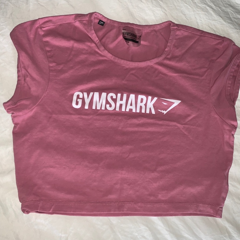 Gym shark Crop Tee